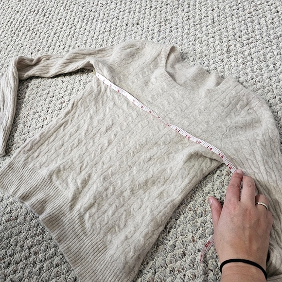 Cable Knit 100% Cashmere Sweater - Size S (Junior's) - Picture 10 of 10